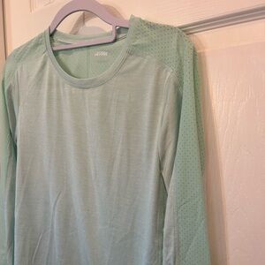 Avia Mint Green Lightweight Perforated Athletic Top Size M